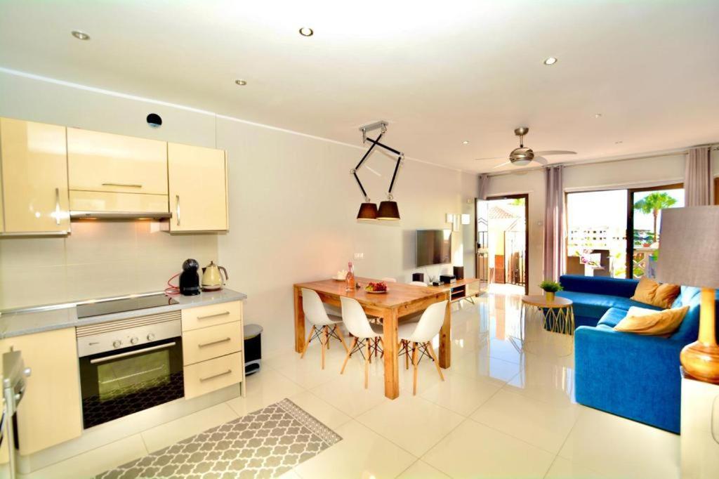 אדחה Passione Beautiful Apartment With Sea View מראה חיצוני תמונה